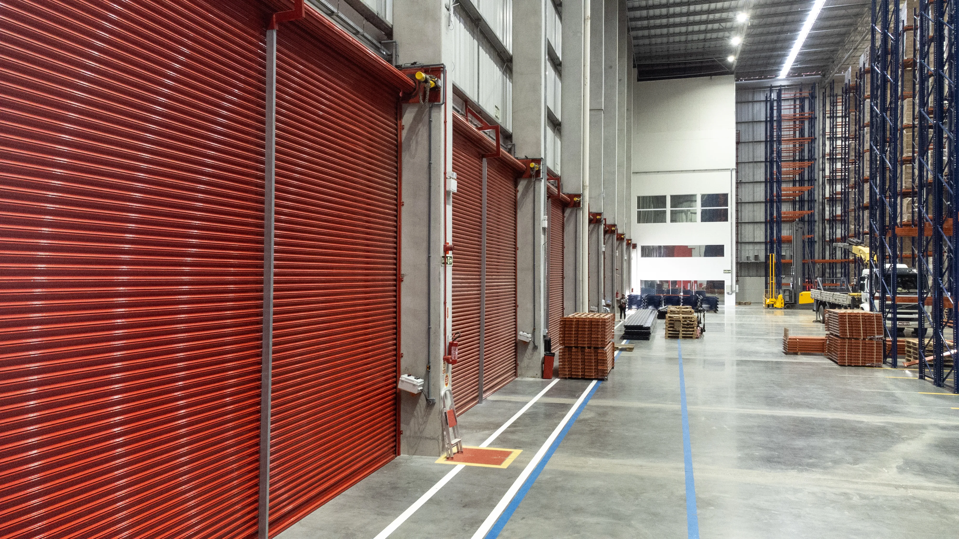 Segmento fábrica e galpão industrial Cassol Pré-Fabricados, soluções em concreto pré-fabricado para ambientes industriais robustos e eficientes