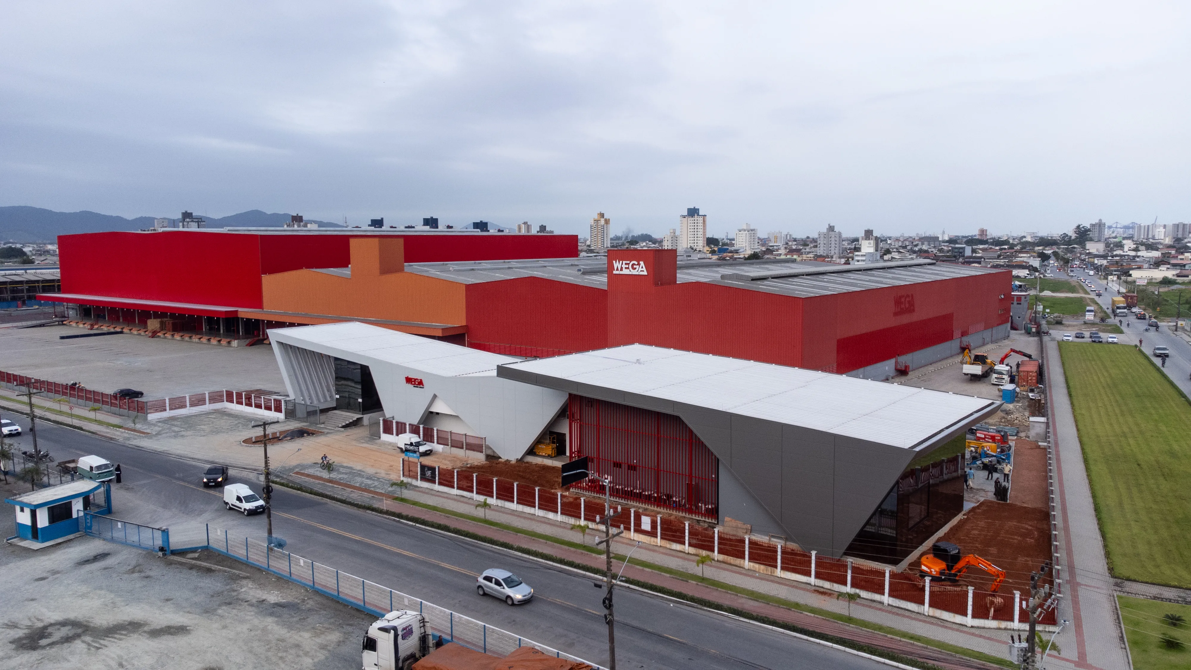 Segmento fábrica e galpão industrial Cassol Pré-Fabricados, soluções em concreto pré-fabricado para ambientes industriais robustos e eficientes