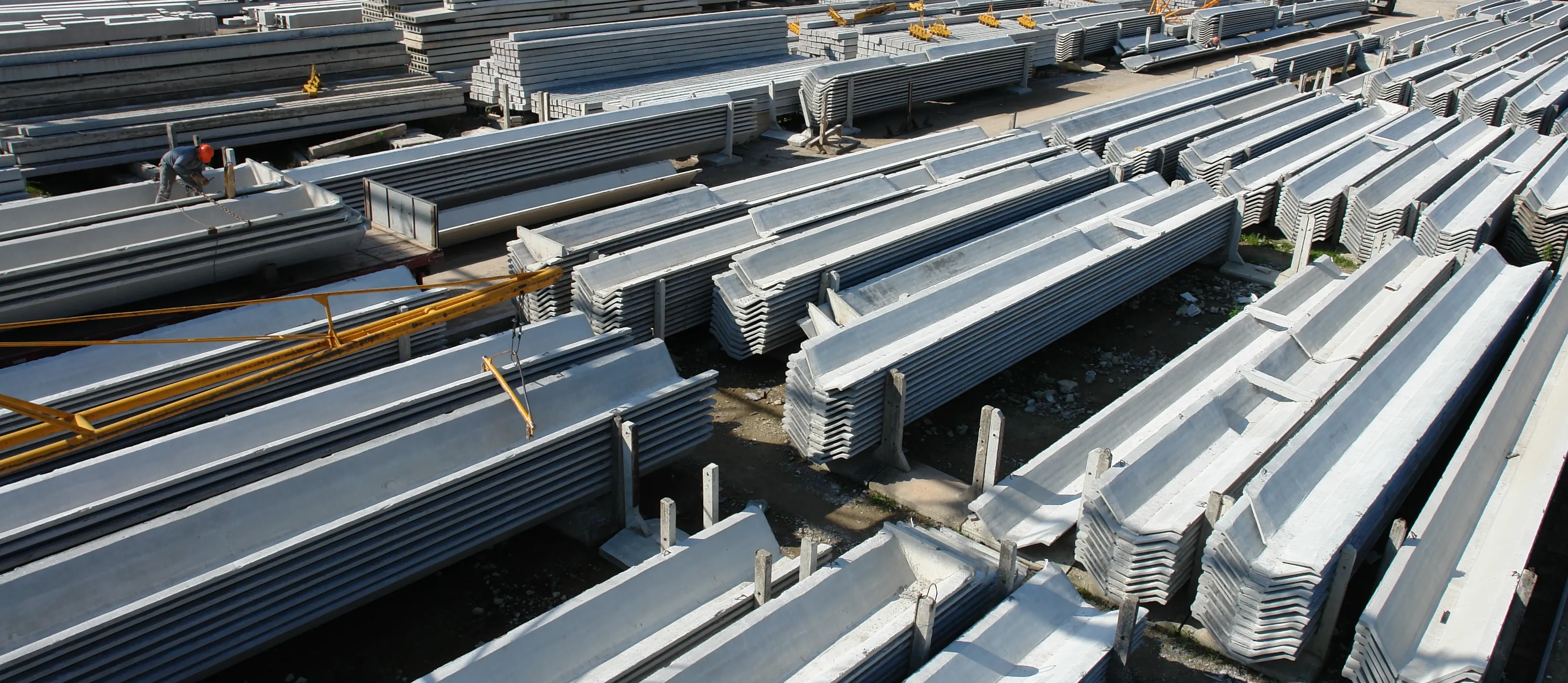 Telha W em concreto pré-fabricado, solução durável e de alto desempenho para coberturas.